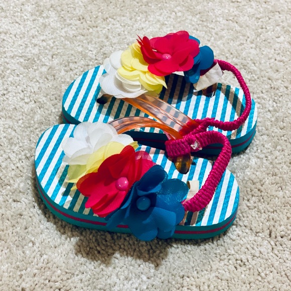 Baby Girl Sandals Size 4-5 - Picture 3 of 3